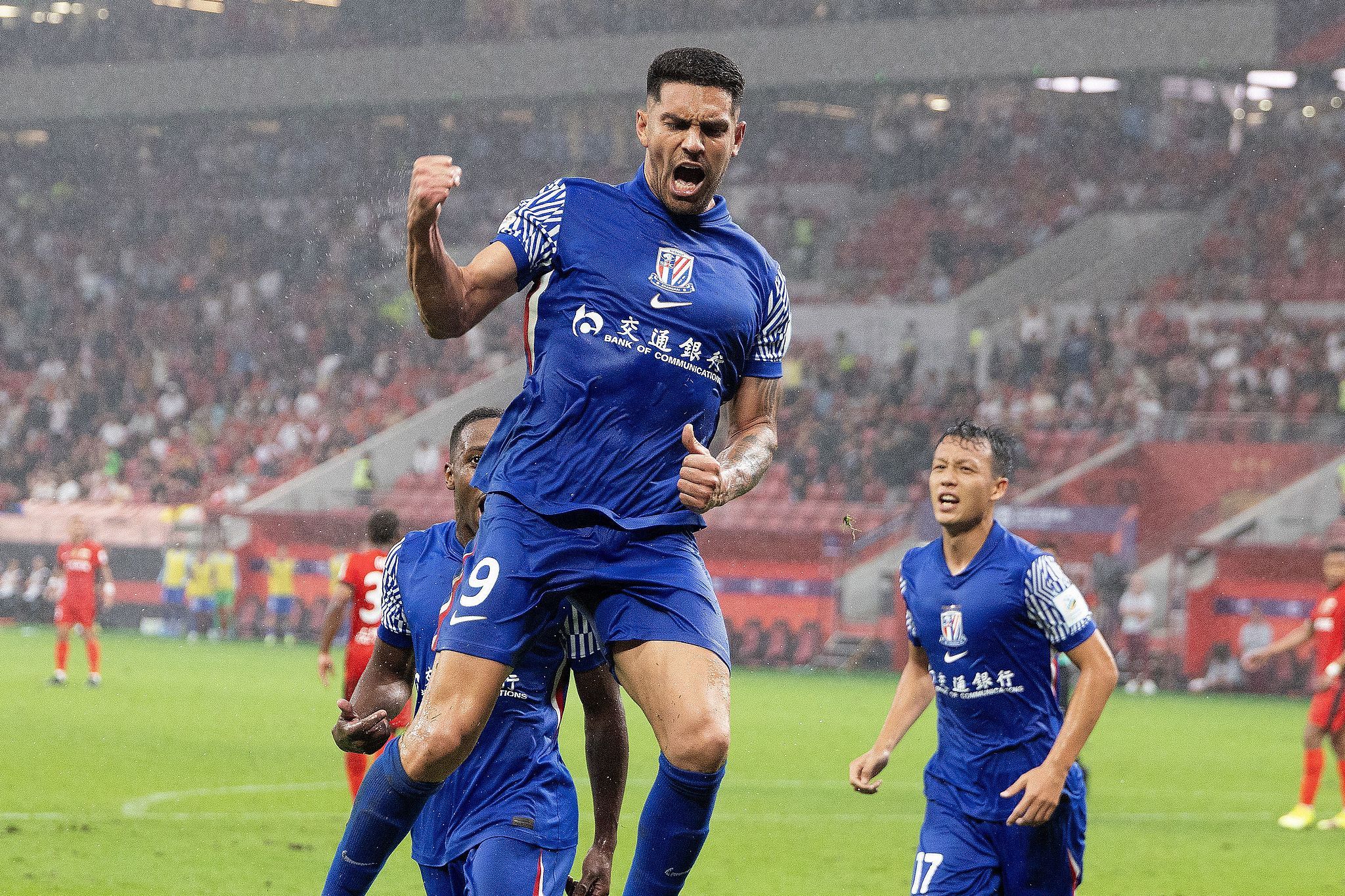 上海申花发布备战花絮，转会期篮板制胜，足总杯任务艰巨，赛季目标并未改变(最新上海申花队名单)开云全球GPU领导者