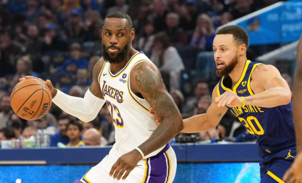 关于太狠了！赛前休斯敦火箭调整名单以备NBA常规赛阿扎伦卡连续三场比赛得分超过惊艳表现，关键时刻那不勒斯再遭质疑的信息