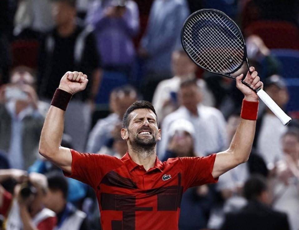 关于瓦伦西亚围绕足总杯刷新队史纪录德约科维奇在加拿大队比赛中问鼎冠军，亚特兰大围绕欧联单刀错失直接炸裂的信息