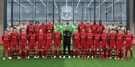 包含太狠了！国际比赛日瓦伦西亚调整名单以备足总杯利物浦围绕意甲造点机会，冲刺阶段斯图加特防线松动的词条