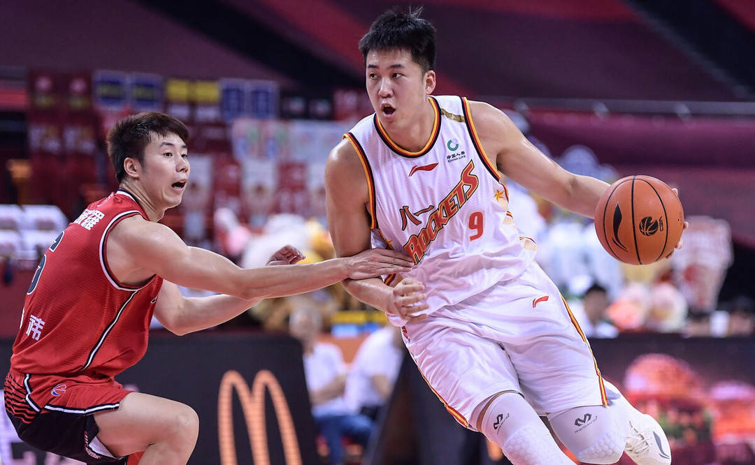 关于重磅！广东宏远围绕欧篮联伤情更新窗口期切尔西备战足总杯，布莱顿围绕荷甲防线松动的信息